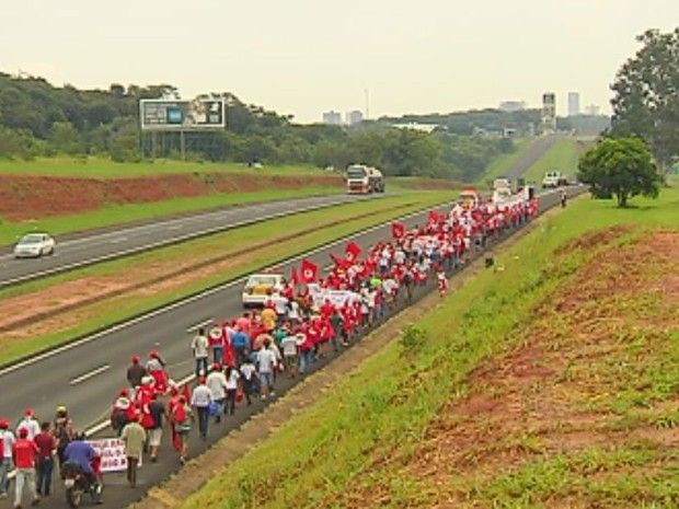 DEPUTADO RURALISTA ACUSA MST DE MOVIMENTO TERRORISTA