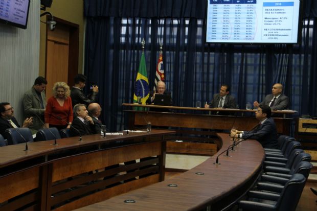 Saúde presta contas