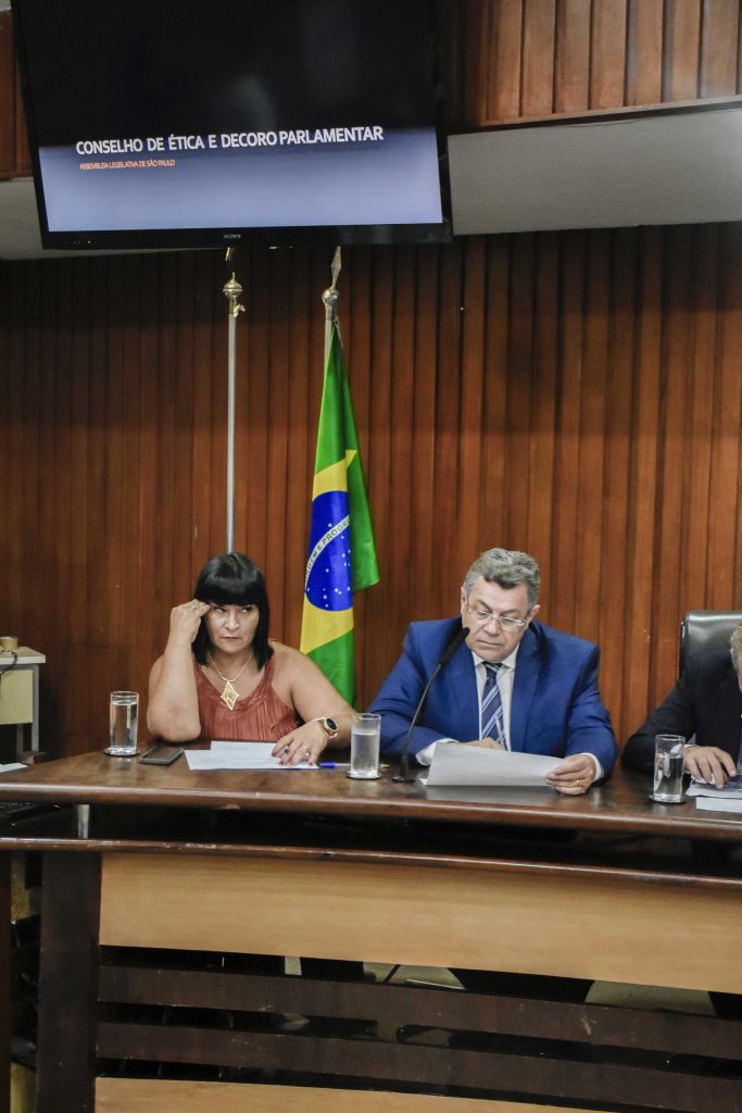 DEPUTADO DENUNCIADO PELO LÍDER PETISTA É ADVERTIDO NO CONSELHO DE ÉTICA