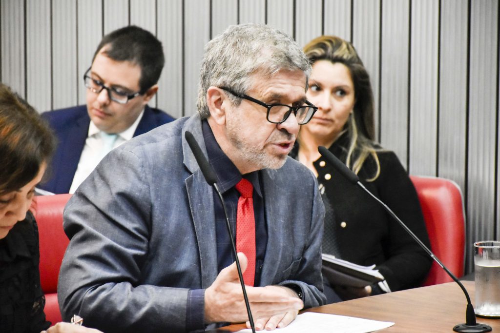 JOSÉ AMÉRICO DIZ QUE GOVERNO É CONIVENTE COM A AUSÊNCIA DE CONTROLE DAS OSS