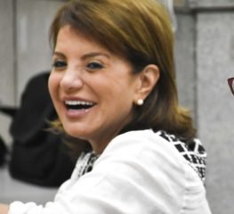 Luta de professores com a deputada Bebel resulta em vitória