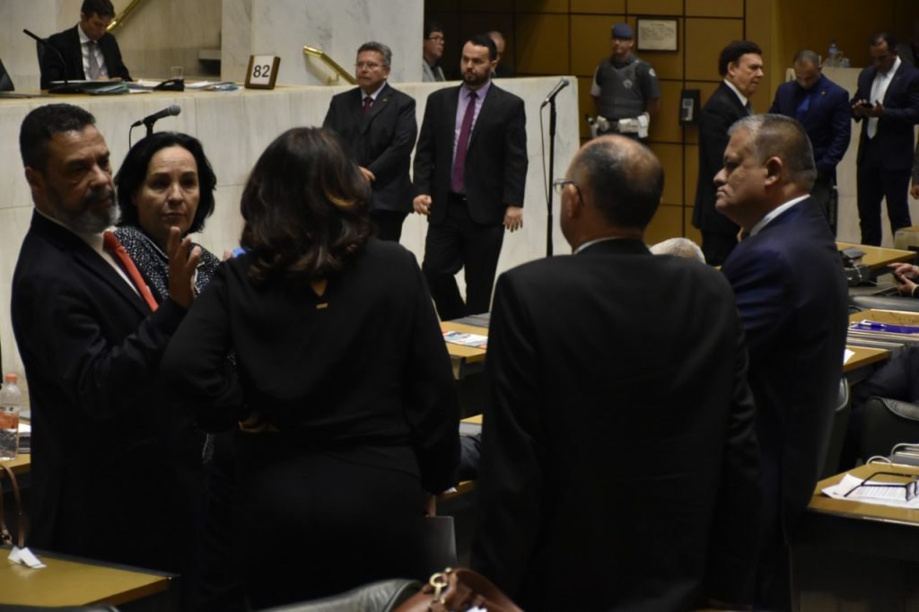 Cena Política – Terça-Feira, 12 de Novembro