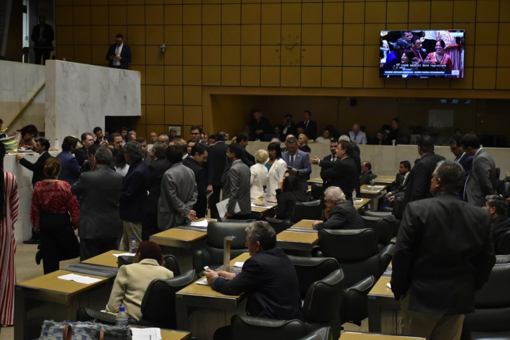 CENA POLÍTICA – TERÇA-FEIRA, 11 DE FEVEREIRO