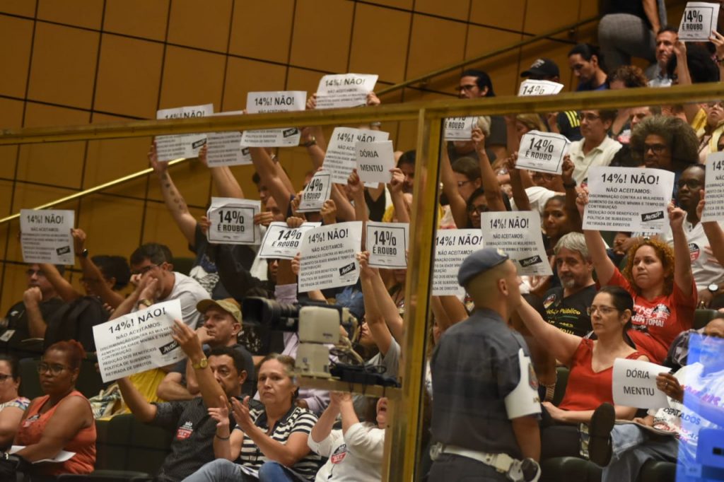 CENA POLÍTICA – QUARTA-FEIRA, 19 DE FEVEREIRO