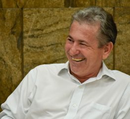 ENIO TATTO QUER INCLUIR AUTISTAS NO GRUPO DE RISCO