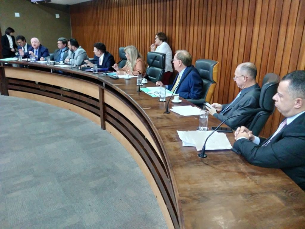 CENA POLÍTICA – QUARTA-FEIRA, 12 DE FEVEREIRO