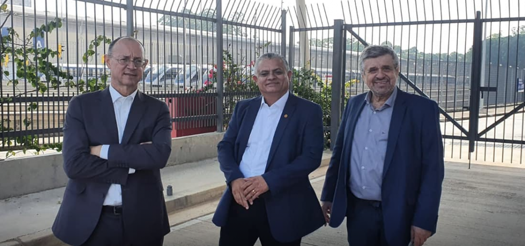 DEPUTADOS DO PT SÃO IMPEDIDOS DE VISITAR PÁTIO DO MONOTRILHO