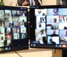 Aprovada redução de salários de parlamentares e verbas de gabinete da Alesp