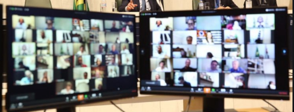 Aprovada redução de salários de parlamentares e verbas de gabinete da Alesp