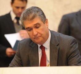 SECRETÁRIO MAURO RICARDO SEPULTA E JOGA PÁ DE CAL NOS SERVIÇOS PÚBLICOS DO ESTADO