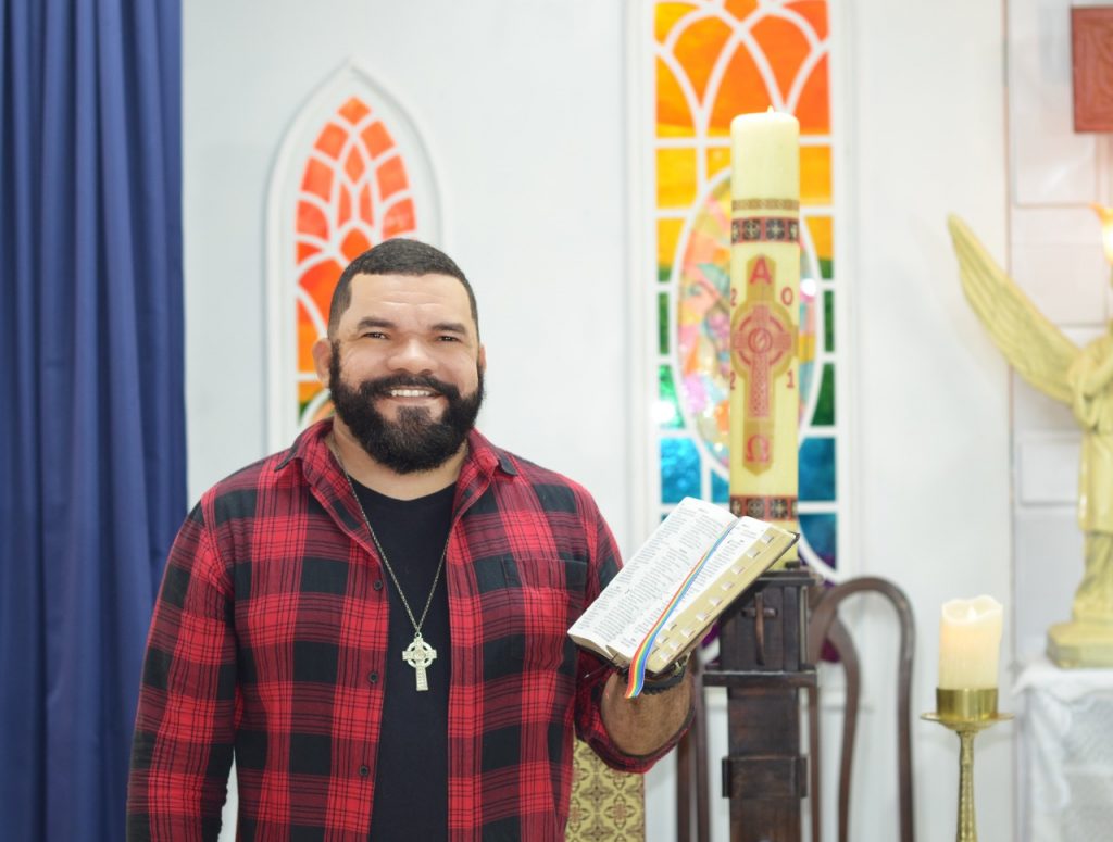 Pastor evangélico apoia bancada do PT na resistência ao PL que ataca e censura a comunidade LGBTQIA+