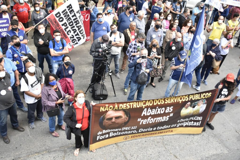 Governo Doria aprova PLC 26 e ataque aos servidores públicos Governo Doria aprova PLC 26 e ataque aos servidores públicos