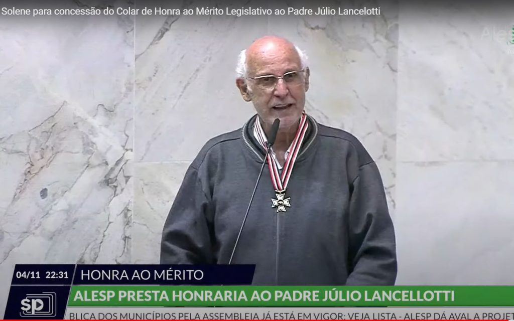 JÚLIO LANCELLOTTI É HOMENAGEADO E COBRA CENSO DA POPRUA EM SP JÚLIO LANCELLOTTI É HOMENAGEADO E COBRA CENSO DA POPRUA EM SP