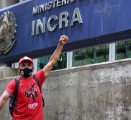 MST ocupa Incra em SP