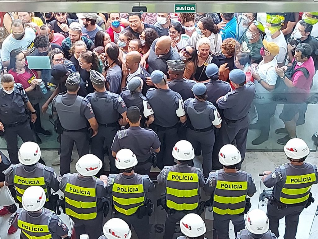 DORIA SE AFIRMA COMO INIMIGO DA EDUCAÇÃO E CONSEGUE APROVAR O PLC 03/2022