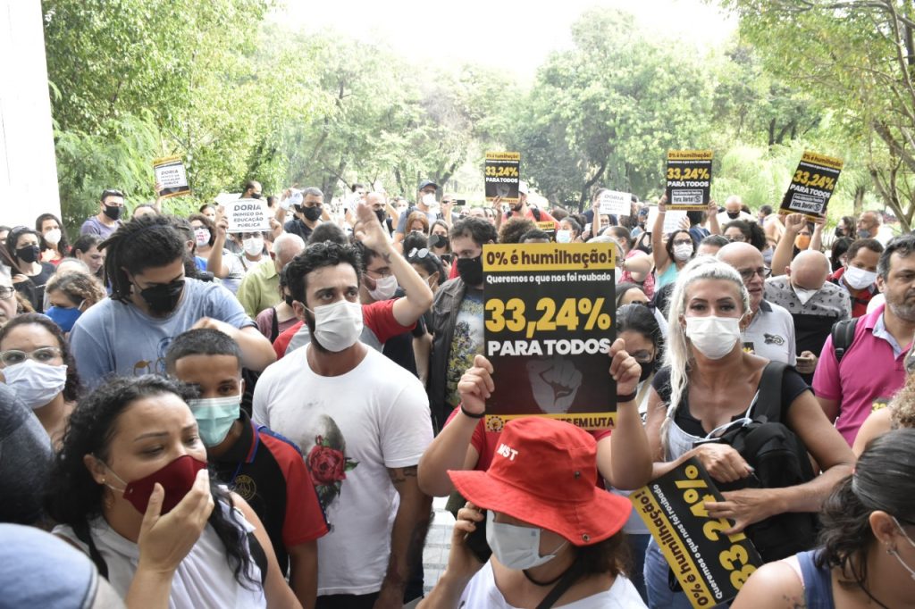 DORIA MANTÉM ARROCHO DOS SERVIDORES COM REAJUSTES ÍNFIMOS