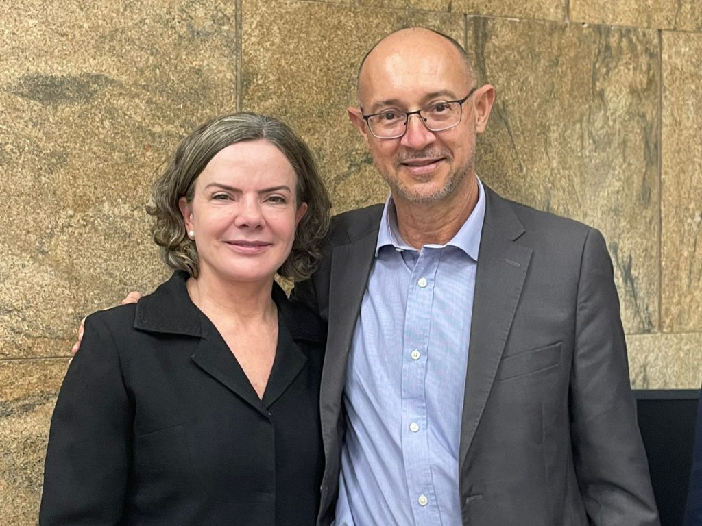 Unidade da luta pela terra e de combate à fome Unidade da luta pela terra e de combate à fome