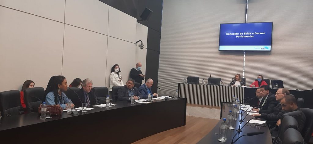 Conselho de Ética decide censurar deputado que ameaçou Lula Conselho de Ética decide censurar deputado que ameaçou Lula