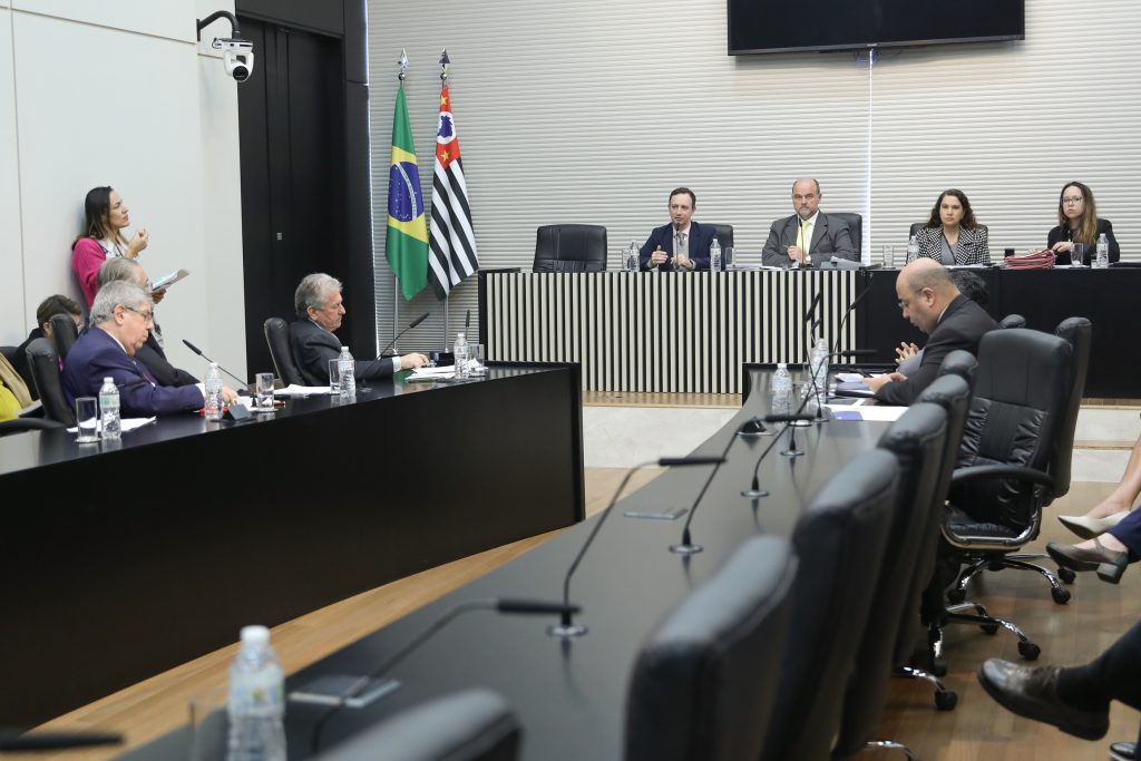 Governo e ViaMobilidade faltam à reunião da Comissão de Transportes