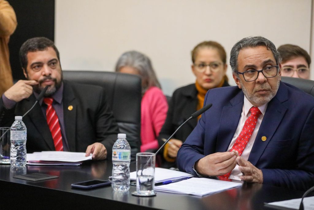 Sem plano de trabalho aprovado, CPI sobre golpes com PIX aprova convites