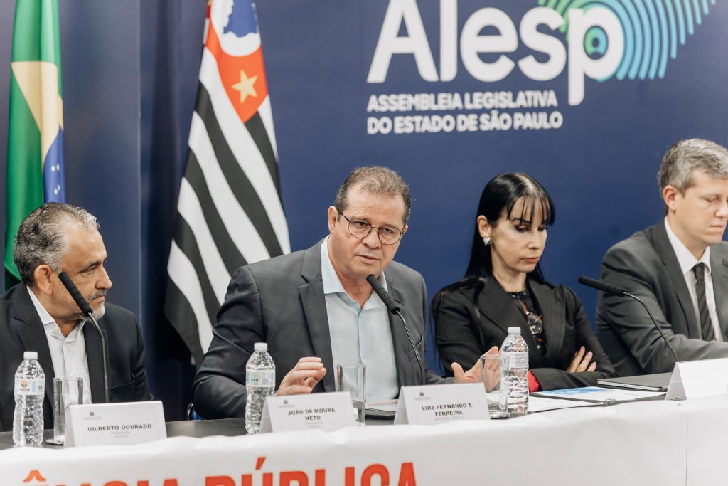 AUDIÊNCIA DEBATE PRECARIZAÇÃO DO TRABALHO NAS TELECOMUNICAÇÕES