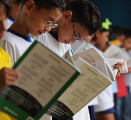 PT pede nulidade de ato que deixa alunos sem livros didáticos em SP