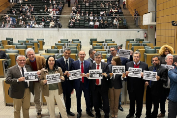 Oposição resiste e aumento de taxas judiciais não é votado