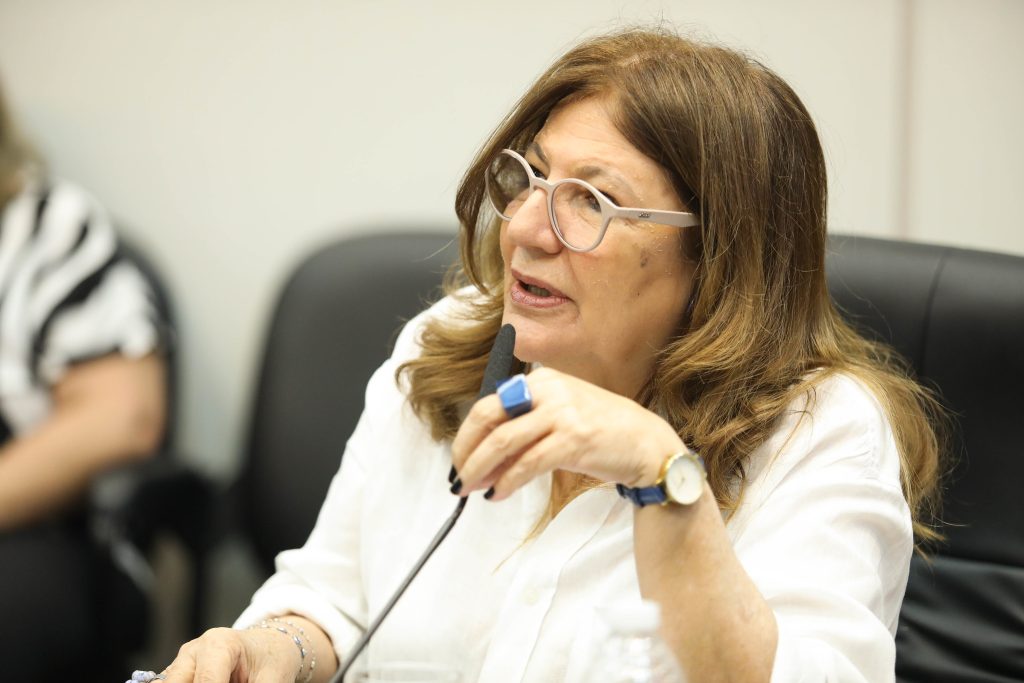 Beth Sahão quer atendimento diferenciado para mulheres vítima de violência no IML