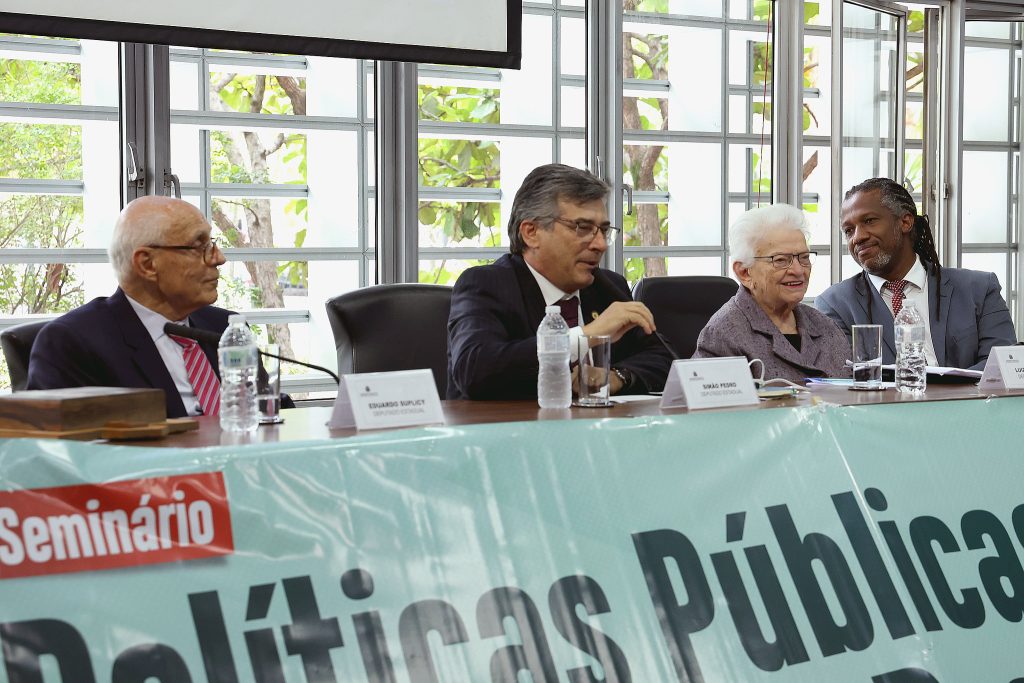 Encontro memorável discute políticas públicas e direitos da pessoa idosa