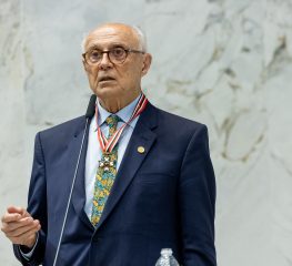 Assembleia Legislativa homenageia Eduardo Suplicy