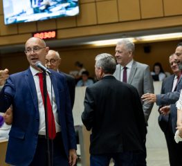 PT vota contra PL do governador para cargos em comissão e funções de confiança