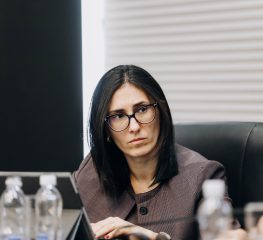 Secretária Natália Resende é questionada sobre aumento da tarifa de água