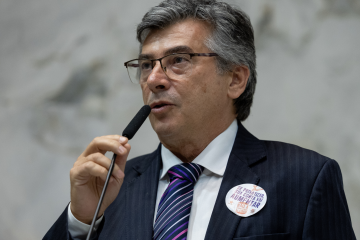 Simão Pedro aciona Justiça para barrar a privatização da Sabesp