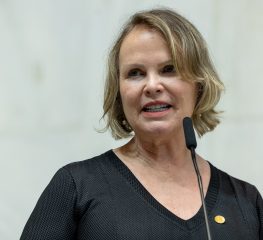 Em projeto de lei aprovado, Ana Perugini busca garantir nome do pai na certidão de nascimento