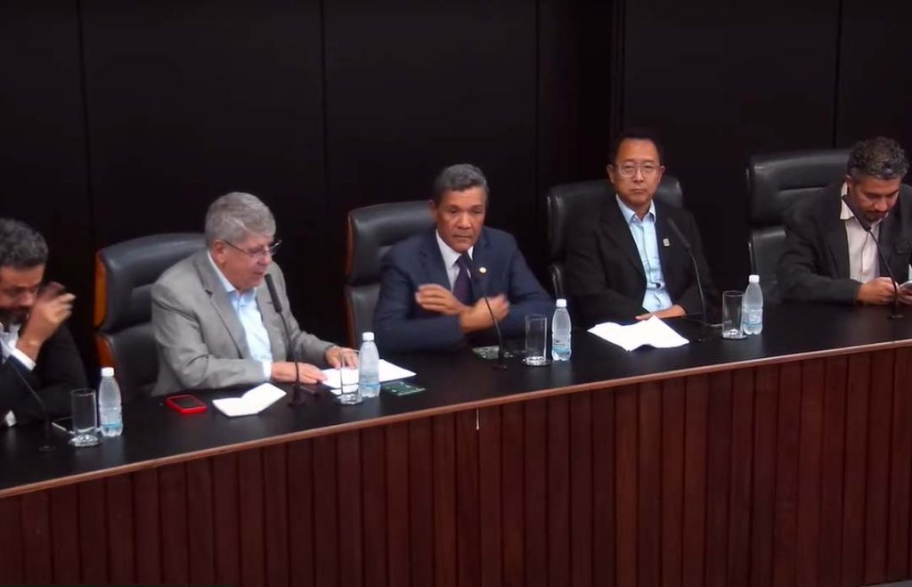 DEPUTADOS LANÇAM FRENTE PELA IMPLANTAÇÃO DE INSTITUTOS FEDERAIS EM SP