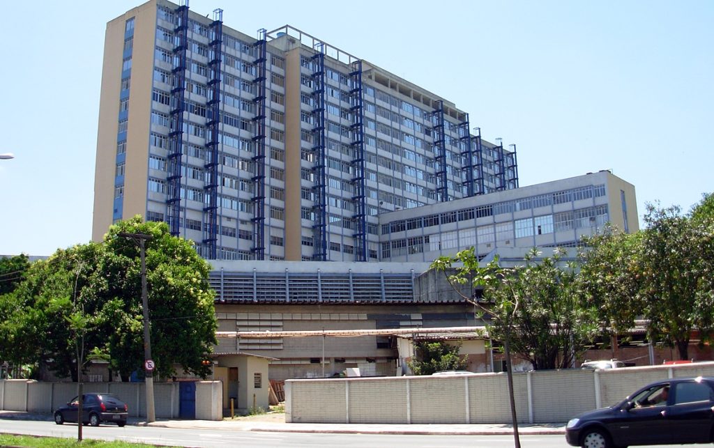 Servidoras e servidores protestam contra o governo e em defesa do Iamspe