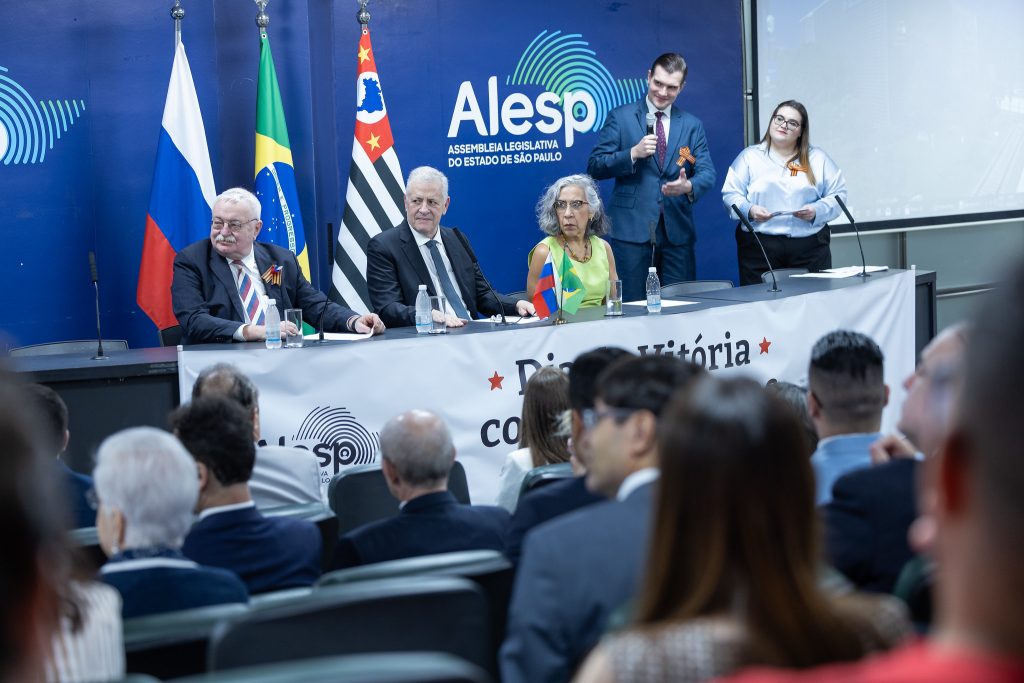 Ato solene destaca a democracia e a opção brasileira pela paz