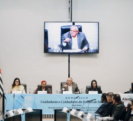 Dr. Jorge do Carmo homenageia quem cuida e discute seus direitos