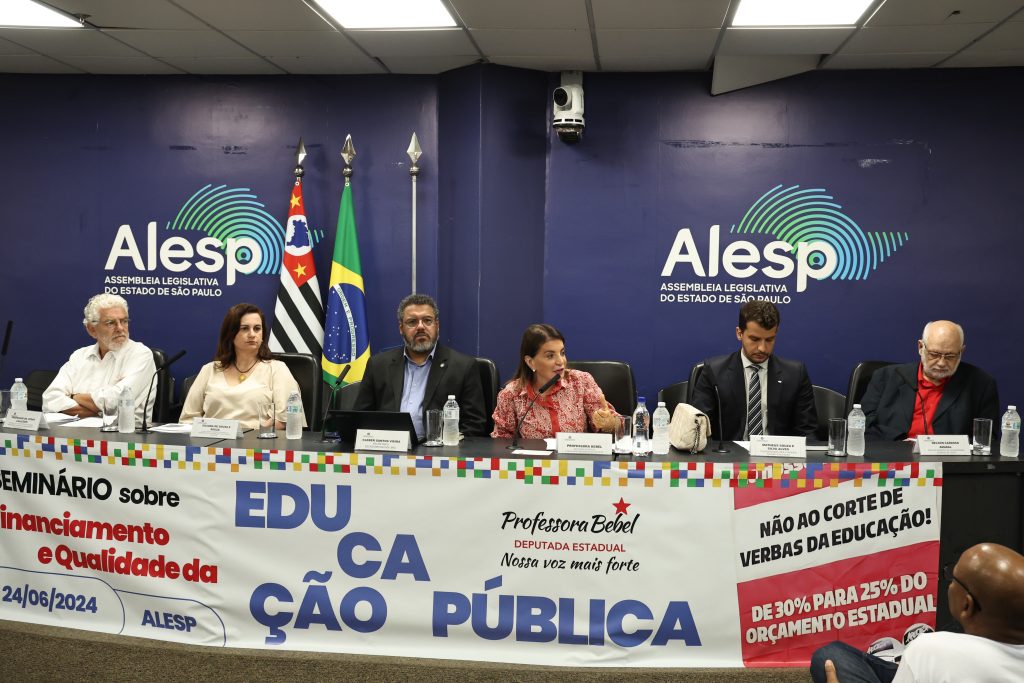 SEMINÁRIO DISCUTE FINANCIAMENTO DA EDUCAÇÃO E IMPACTOS DA PEC 9/23