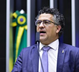 Bancada solidariza-se com o companheiro Alencar Santana: chega de violência na política!