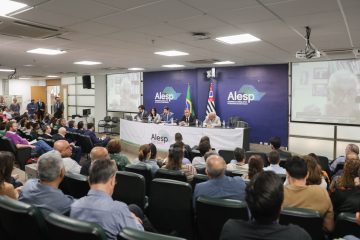 AUDIÊNCIA PÚBLICA DISCUTE REESTRUTURAÇÃO DAS AGÊNCIAS REGULADORAS