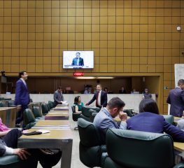 Governador veta, mais uma vez, projetos de interesse da população