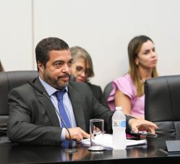 MARCOLINO PEDE VISTA DE PROJETO QUE APROVA AS CONTAS DO GOVERNADOR DE 2023