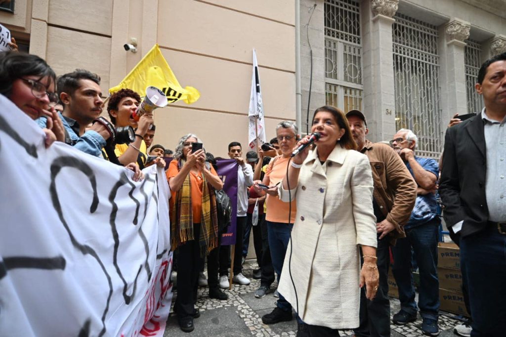 Vitória da educação: liminar anula leilão de escolas públicas em SP