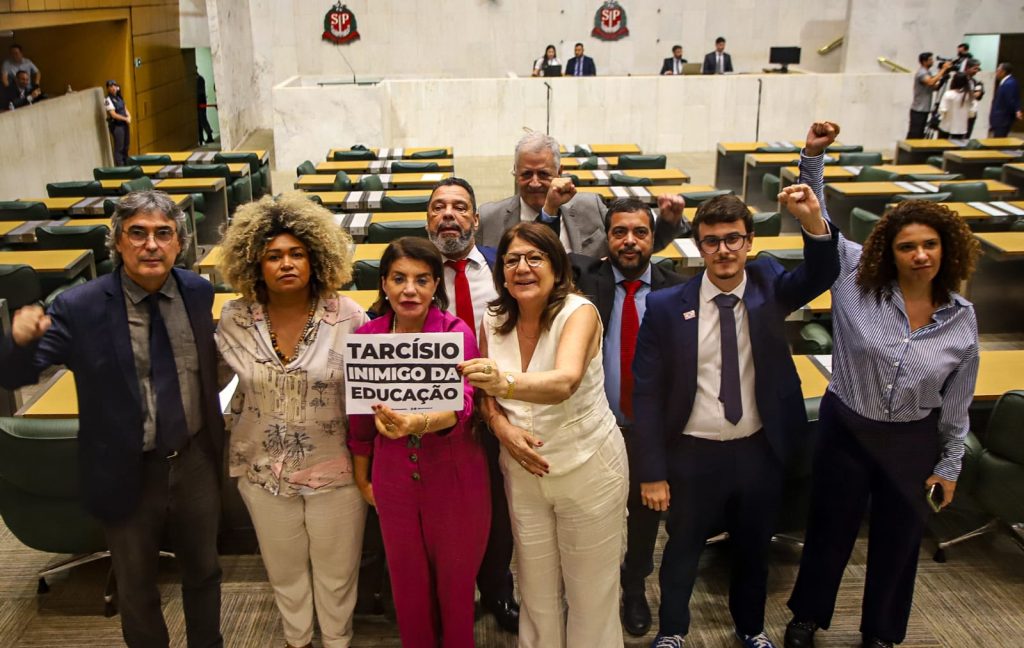 Aprovada a redução do orçamento da educação na Alesp. Oposição vota contra!