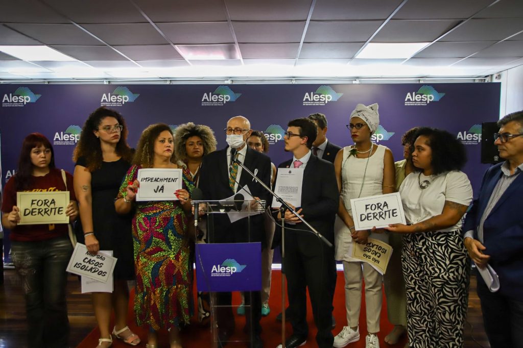 Oposição protocola denúncia contra secretário de Segurança de SP