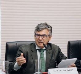 Simão Pedro promove debate sobre políticas para doenças raras da visão