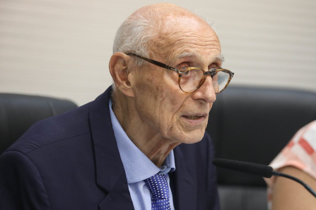 COMISSÃO APROVA DISTRIBUIÇÃO DO ECA A PAIS NO REGISTRO DE NASCIMENTO