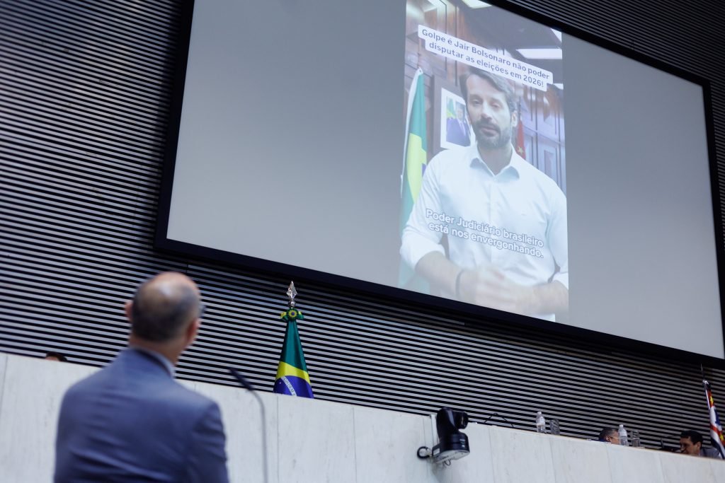 Secretário de Tarcísio prega mordaça para trabalhadores e defende tentativa de golpe bolsonarista