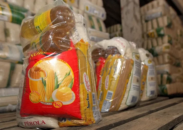 PL autoriza que governo de SP isente cesta básica de ICMS